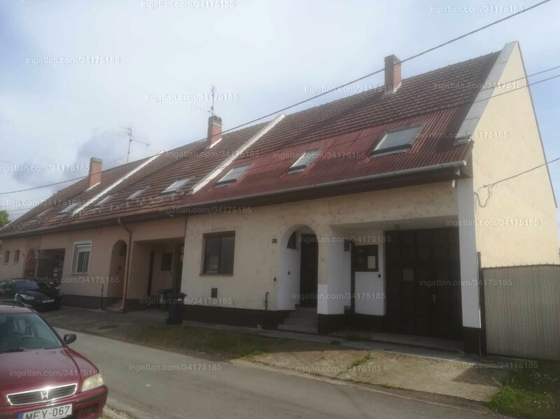 Hirdetés fotója
