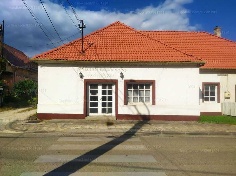 Hirdetés fotója