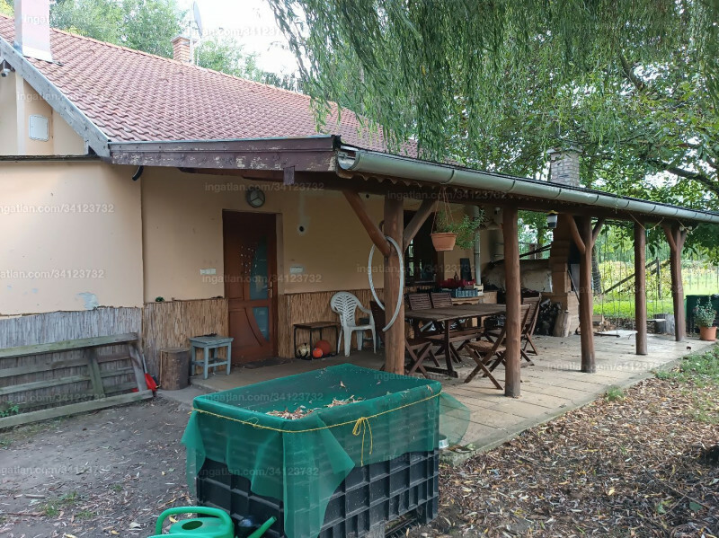Listing photo