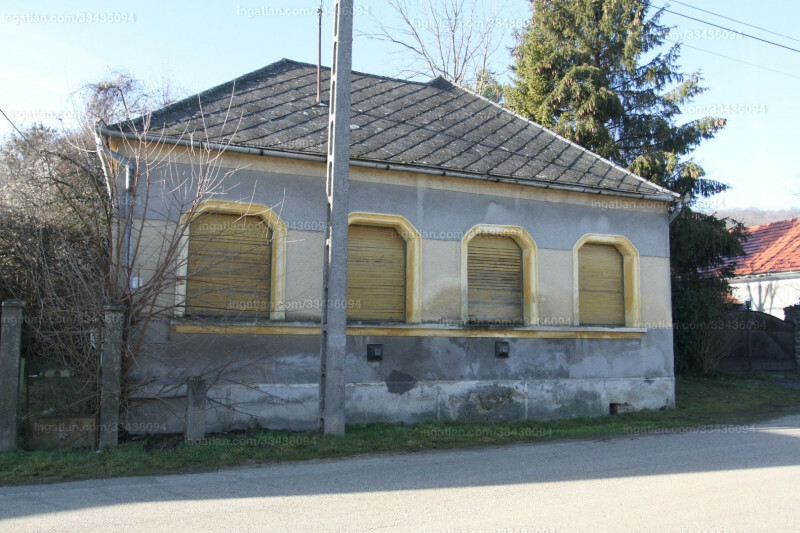 Hirdetés fotója