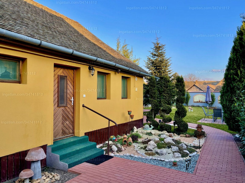 Listing photo