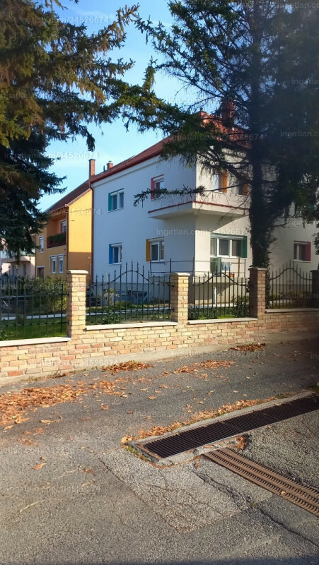 Hirdetés fotója