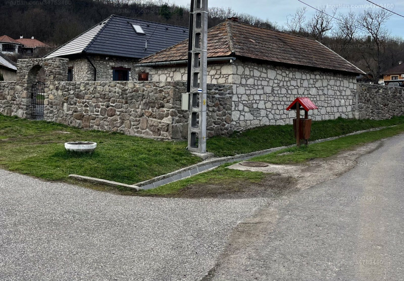Hirdetés fotója