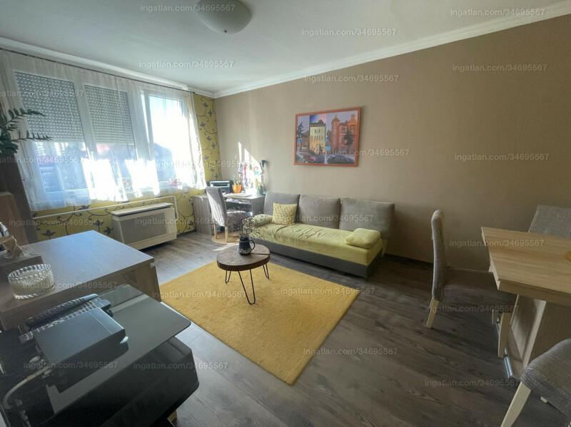 Listing photo